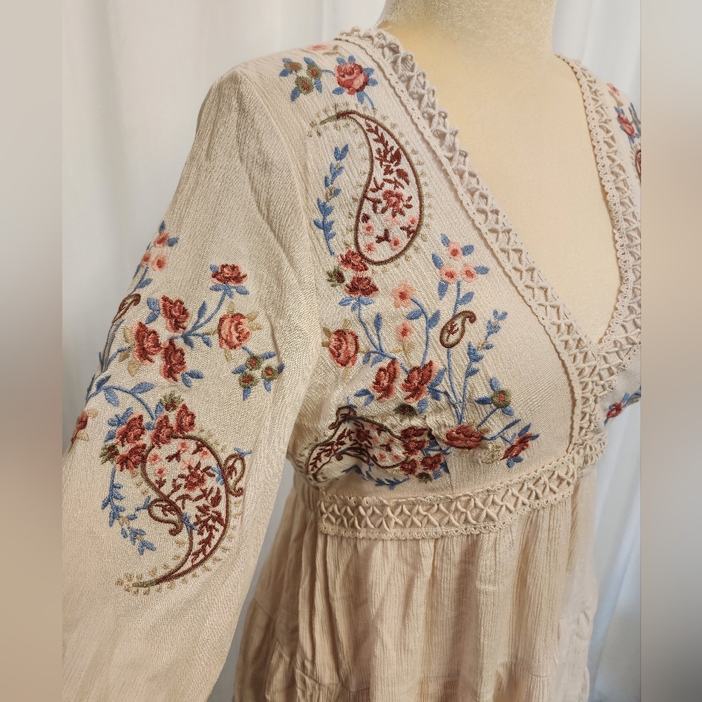 Floral Embroidered Cream Dress - Picture 11 of 13